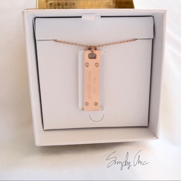 New authentic MK rosegold tone logo plaque pendant - Picture 3 of 6